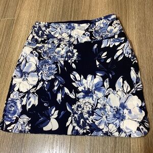 S.C. & Co. Floral Blue and White‎ Women's Skirt size XS pre owned